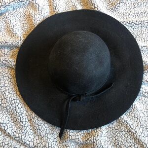 Black wool felt sun hat with a bow tie